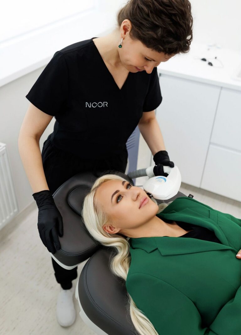 Kristel Kaur teostamas IPL protseduuri